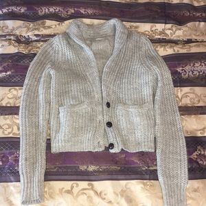 Knitted light gray cardigan